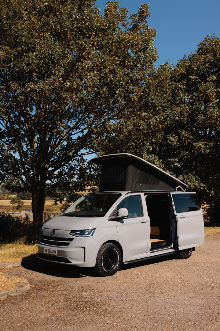 Side front view, pop top up