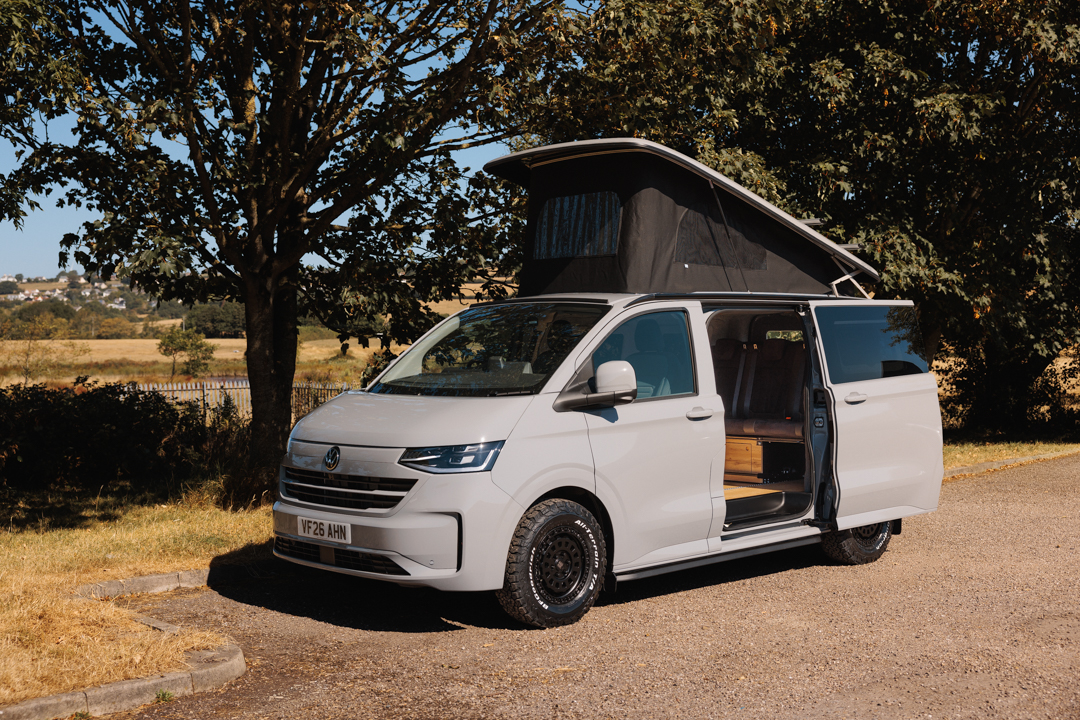 Side front view, pop top up