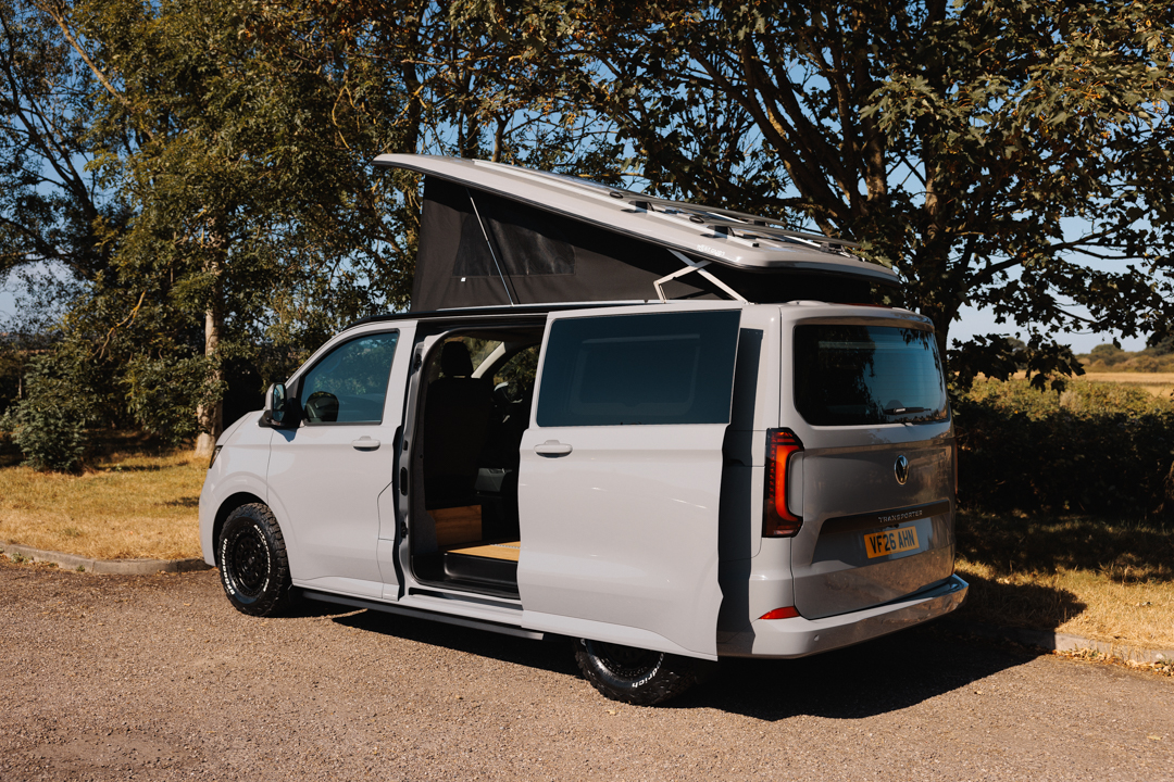 Side rear view, pop top up