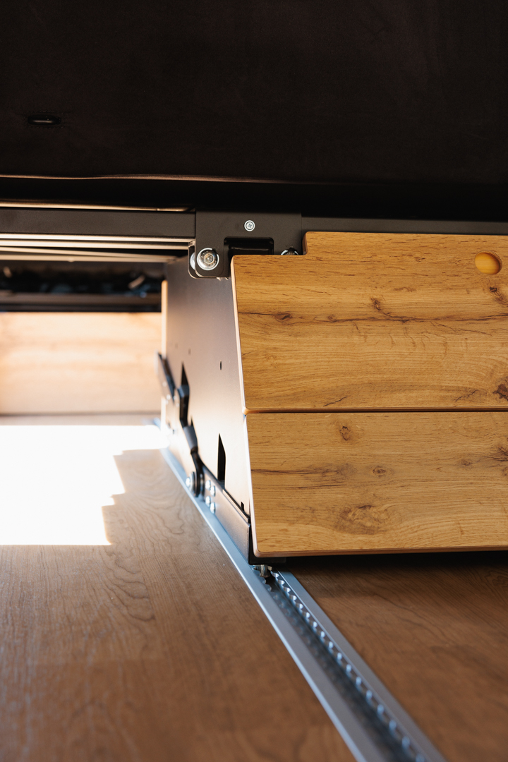 Sliding bed rails