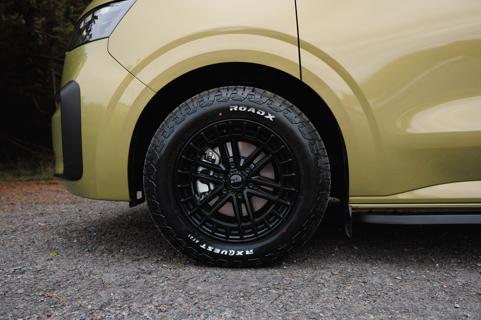 All-terrain tyres and alloys