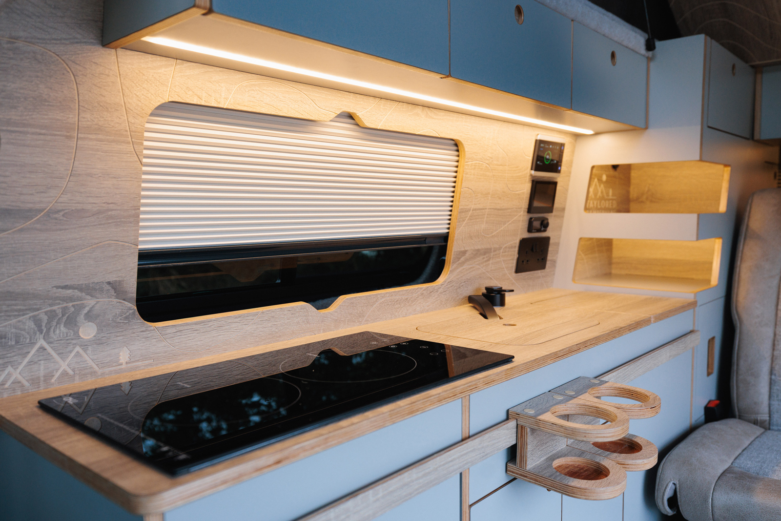 Kitchen hob and storage